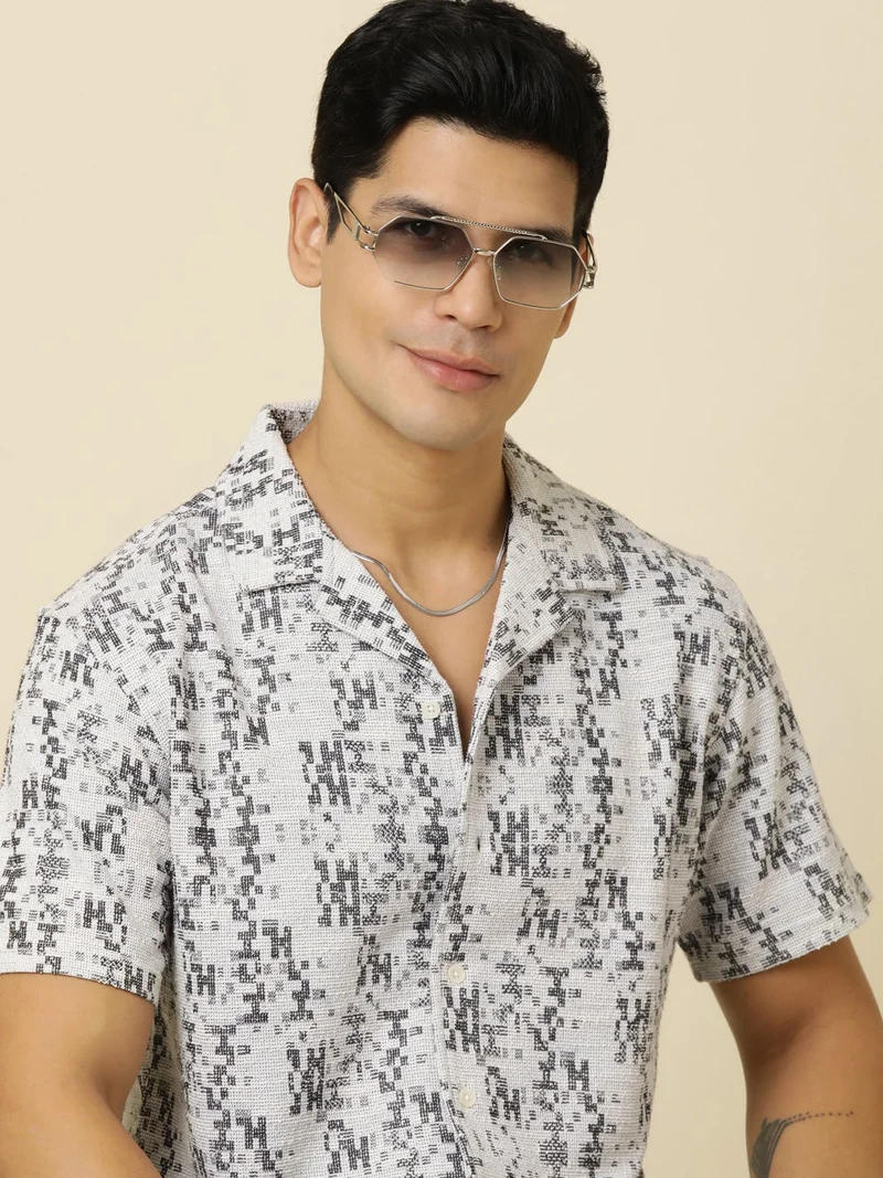 Joven Men Printed Casual Black Oversized Half Sleeve Shirt